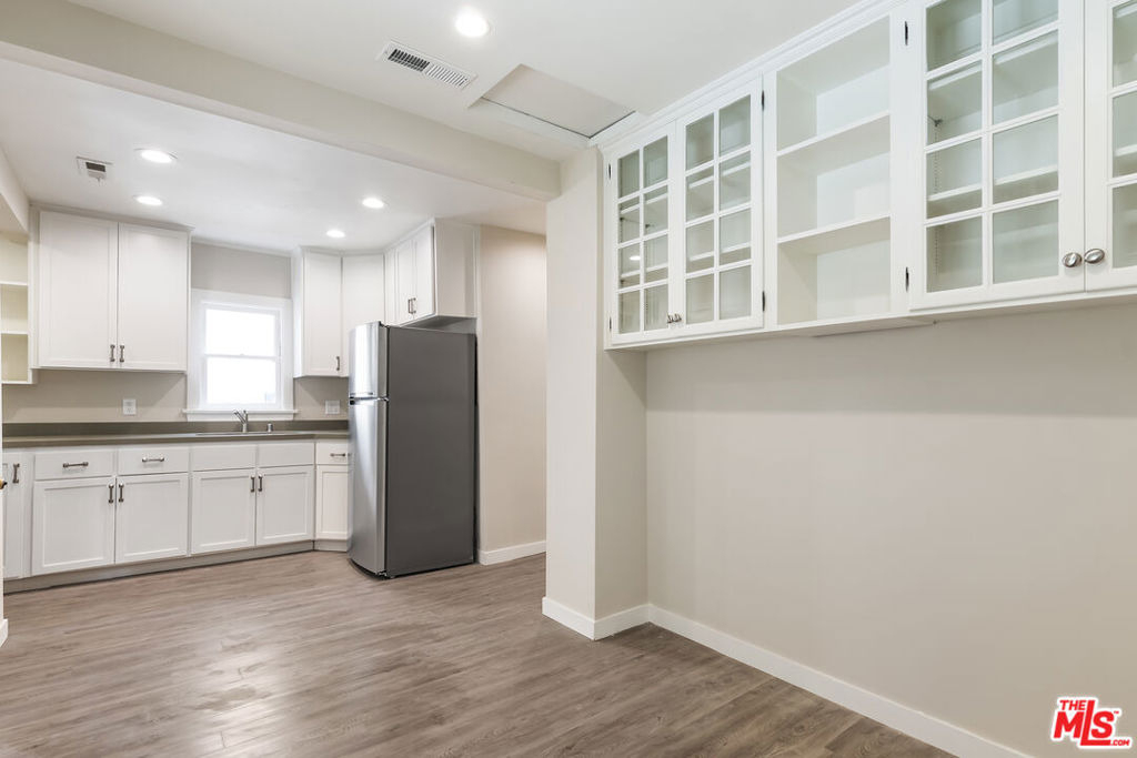 937 N Beverly Glen Boulevard - Photo 8