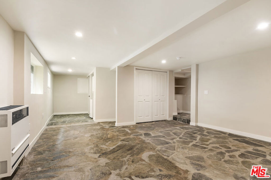 937 N Beverly Glen Boulevard - Photo 10