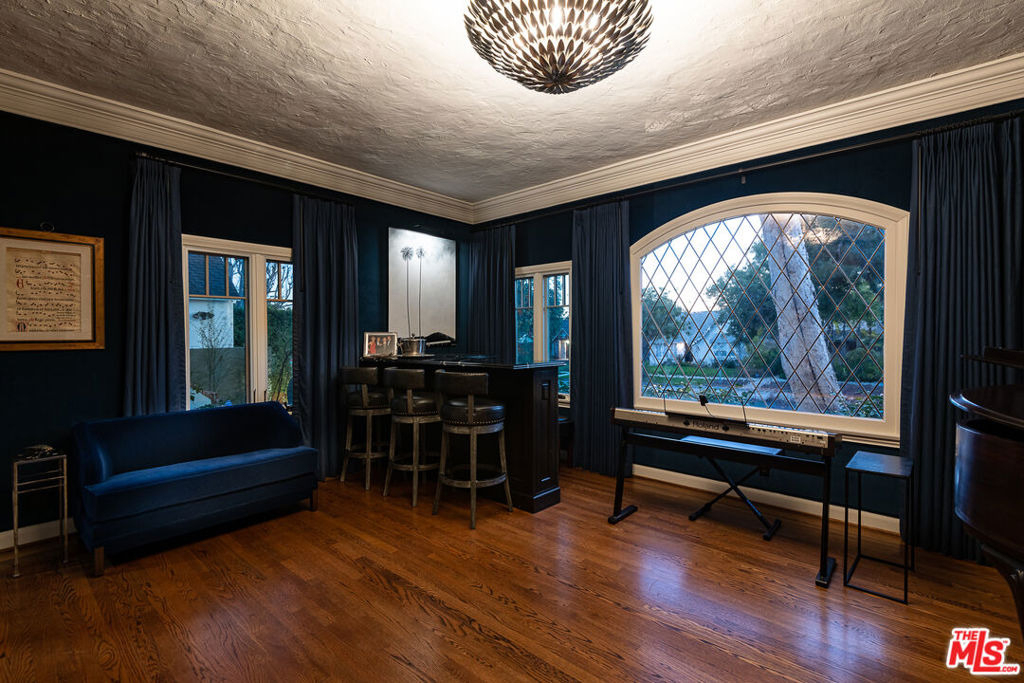 427 12th Street - Photo 8