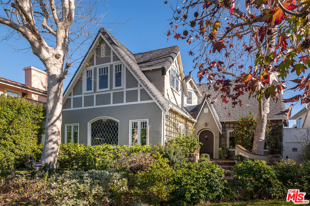 427 12th Street - Photo 0