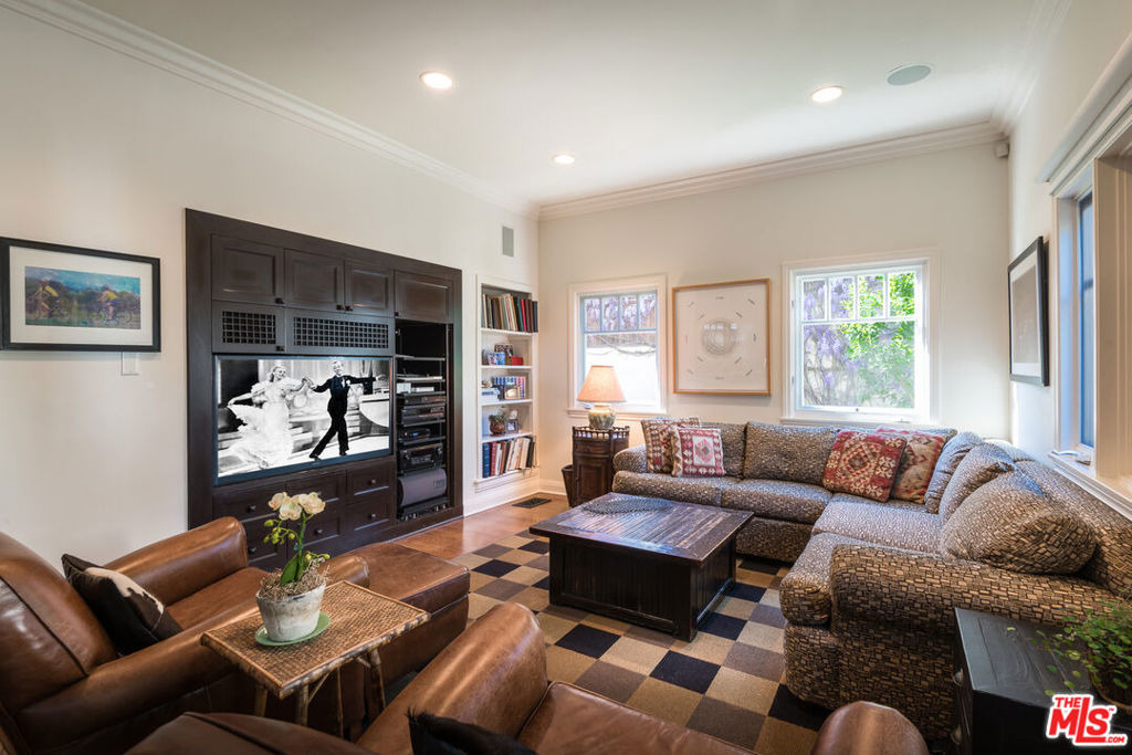 427 12th Street - Photo 2