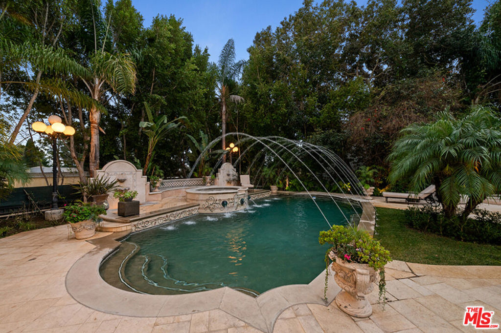1021 N Crescent Drive - Photo 1