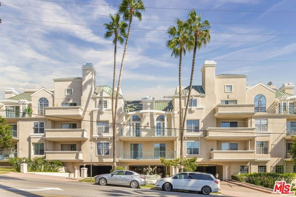 930 N Doheny Drive - Photo 21