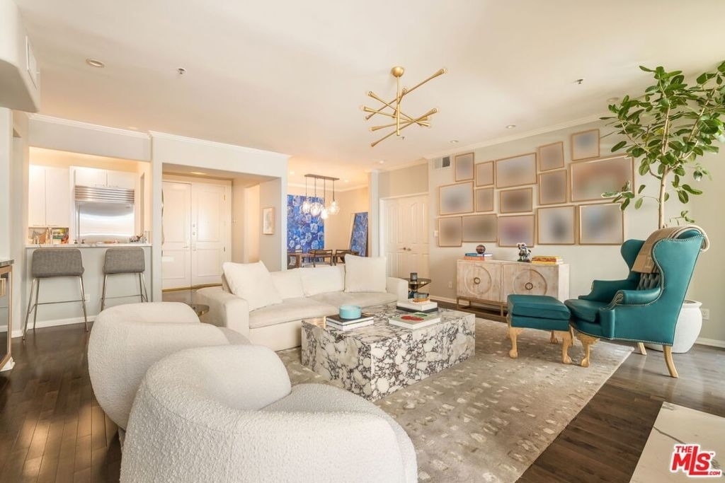930 N Doheny Drive - Photo 3