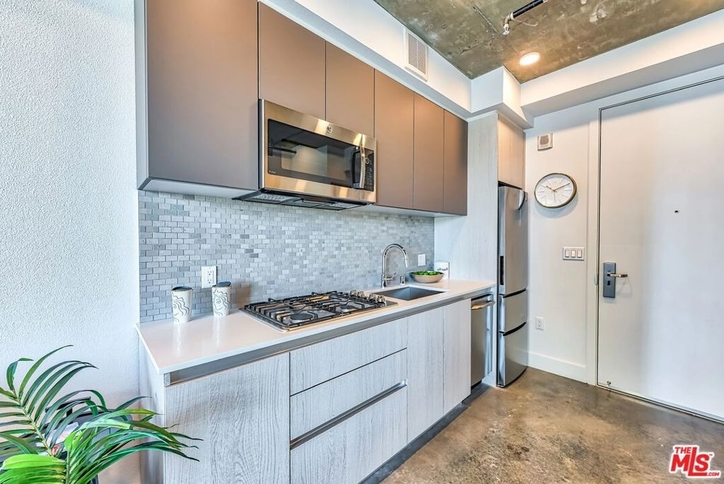 3838 Dunn Drive - Photo 3