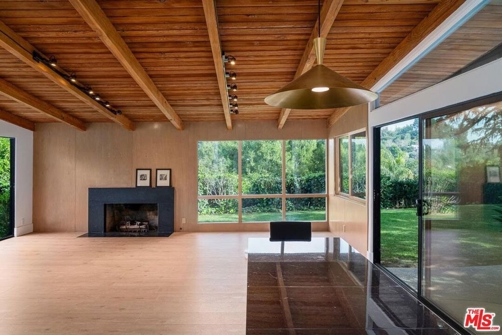 15434 Mulholland Drive - Photo 2