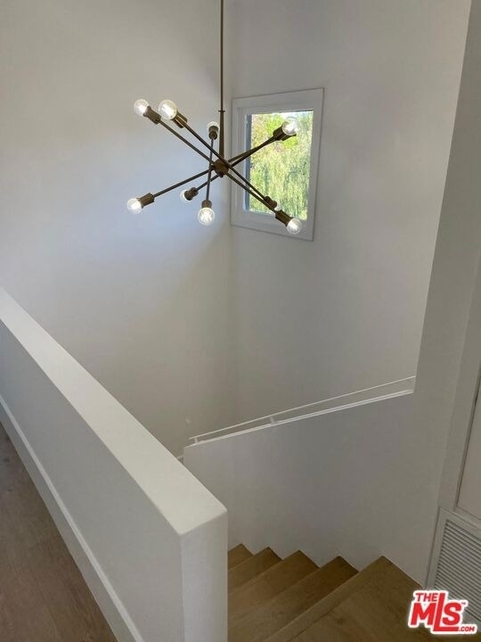 15434 Mulholland Drive - Photo 8