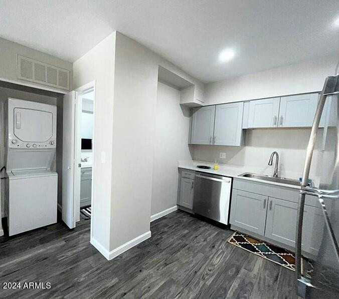 1130 E Grovers Avenue - Photo 3