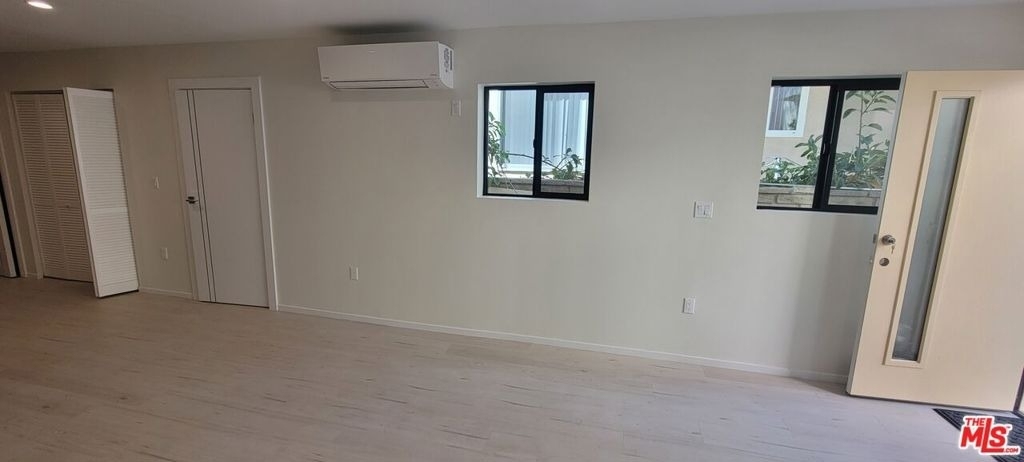 1427 S Shenandoah Street - Photo 5