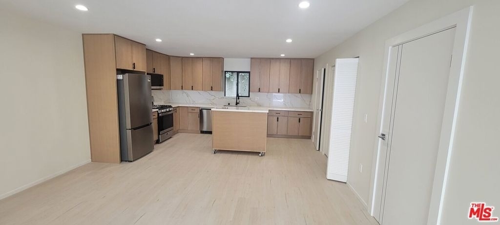 1427 S Shenandoah Street - Photo 1
