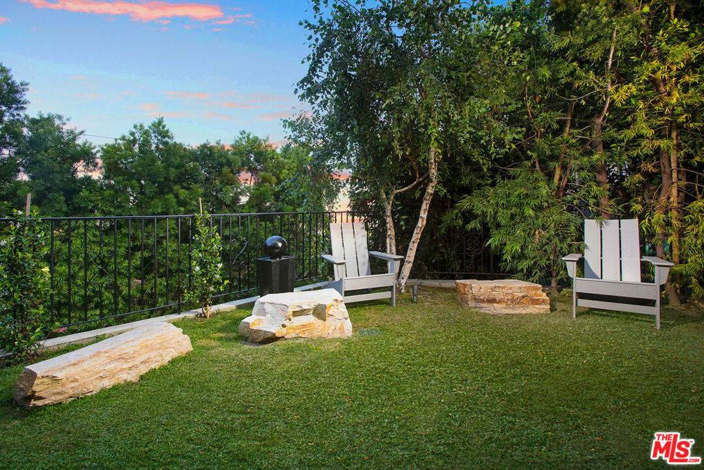 1655 N Crescent Heights Boulevard - Photo 48