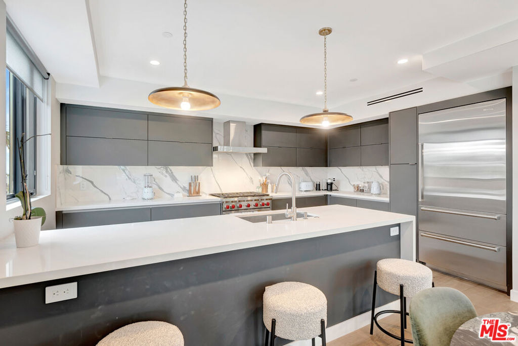 1017 N Croft Ave - Photo 32