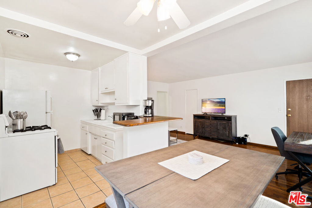 932 Wilcox Ave - Photo 9