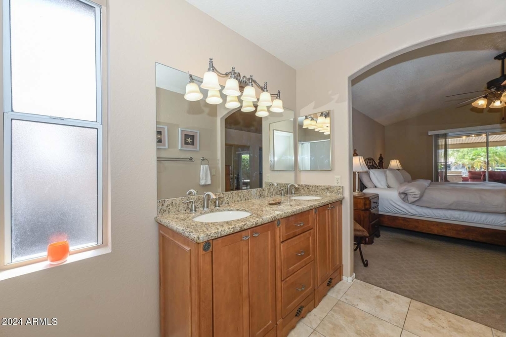 10509 W Runion Drive - Photo 16