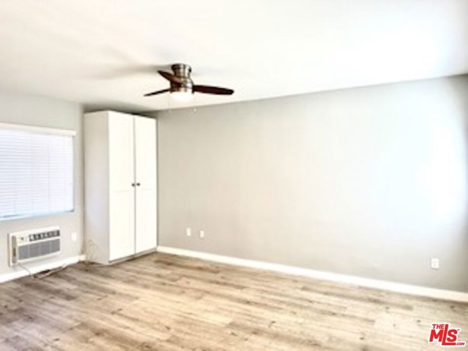 613 S Prairie Avenue - Photo 3