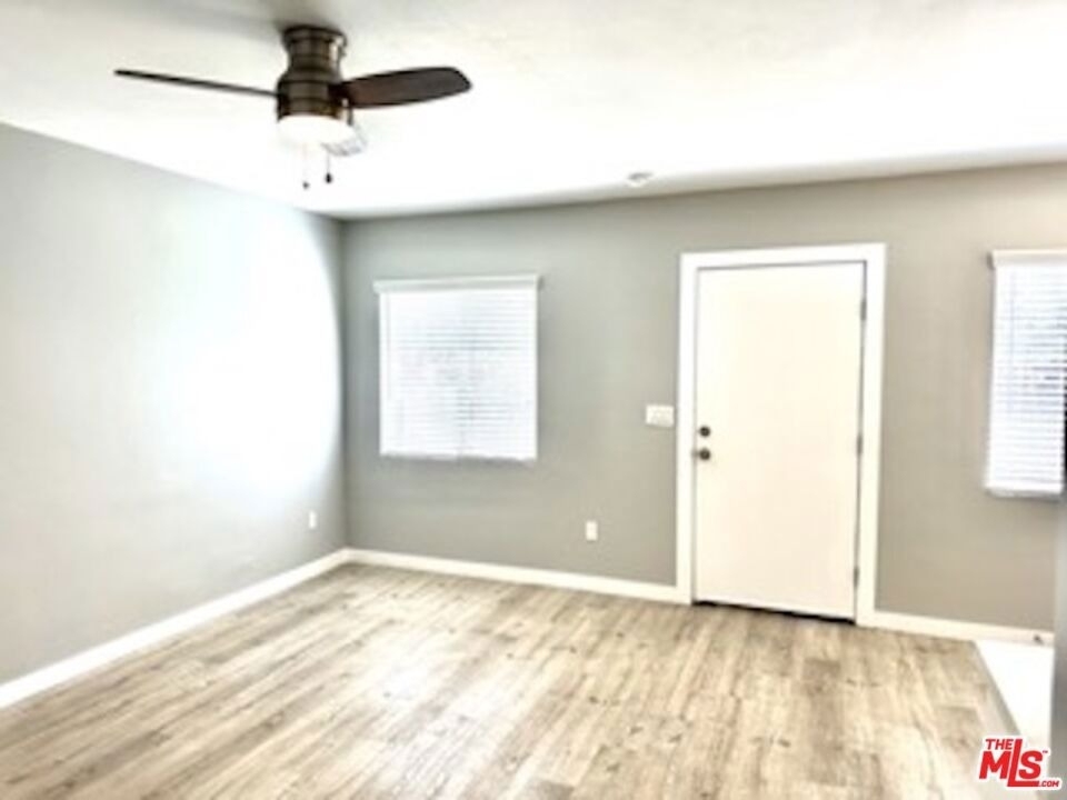 613 S Prairie Avenue - Photo 2