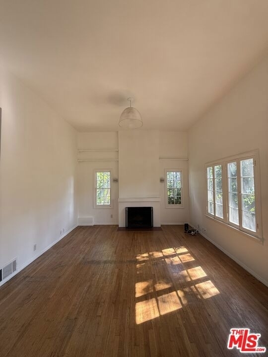 1740 Westerly Terr - Photo 2