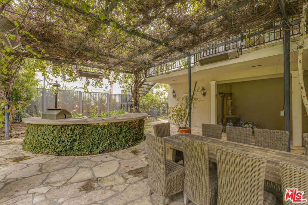 821 N Whittier Drive - Photo 16