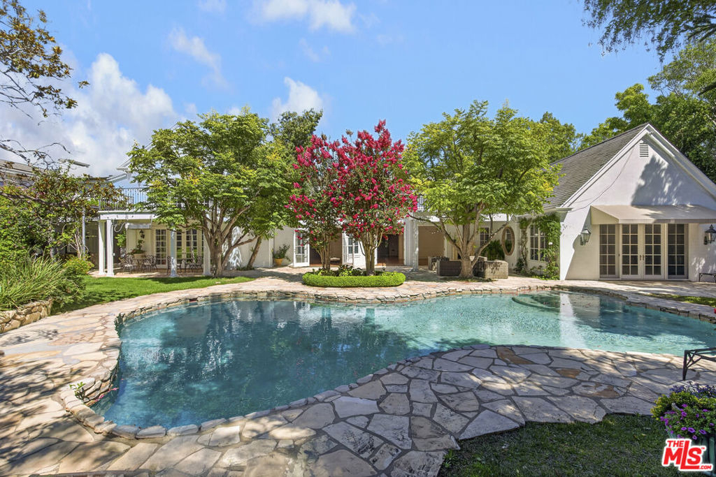 821 N Whittier Drive - Photo 12