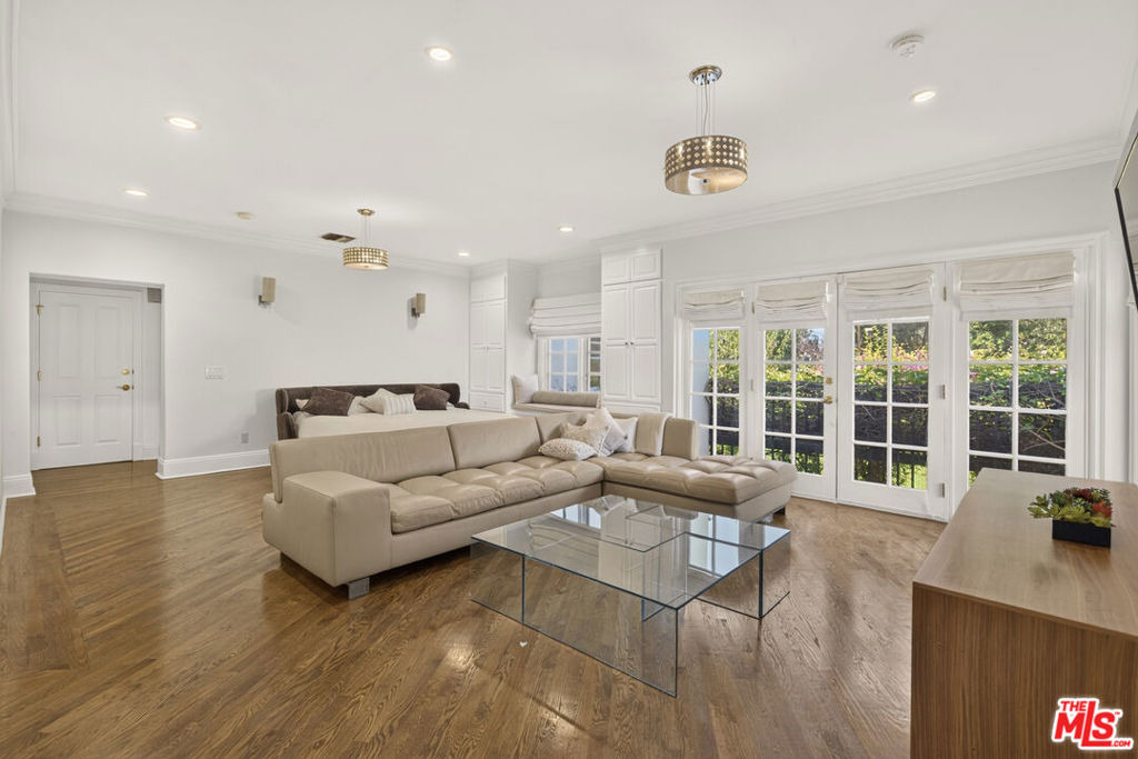 821 N Whittier Drive - Photo 38