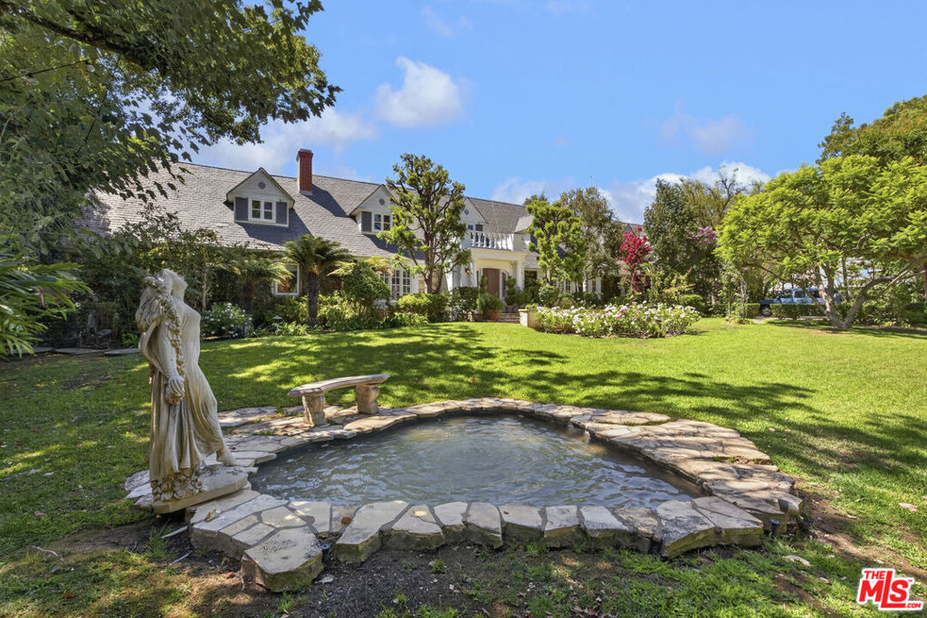 821 N Whittier Drive - Photo 1