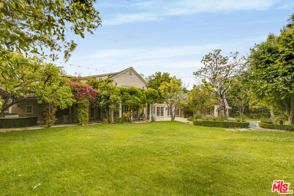 821 N Whittier Drive - Photo 13