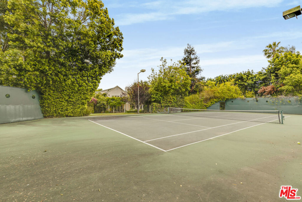 821 N Whittier Drive - Photo 8