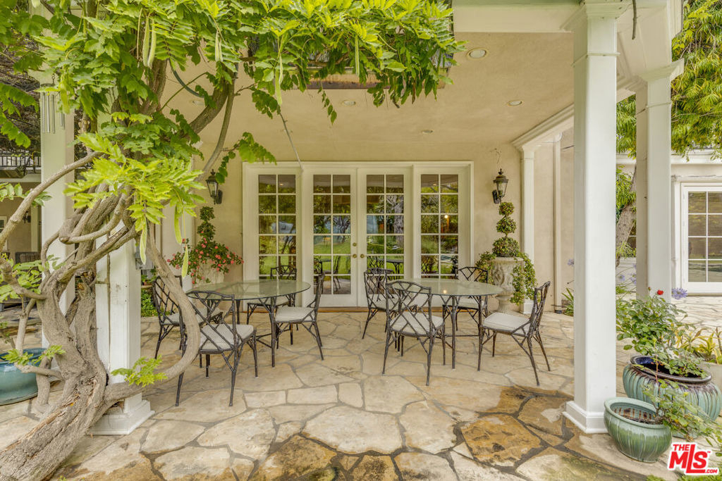 821 N Whittier Drive - Photo 7