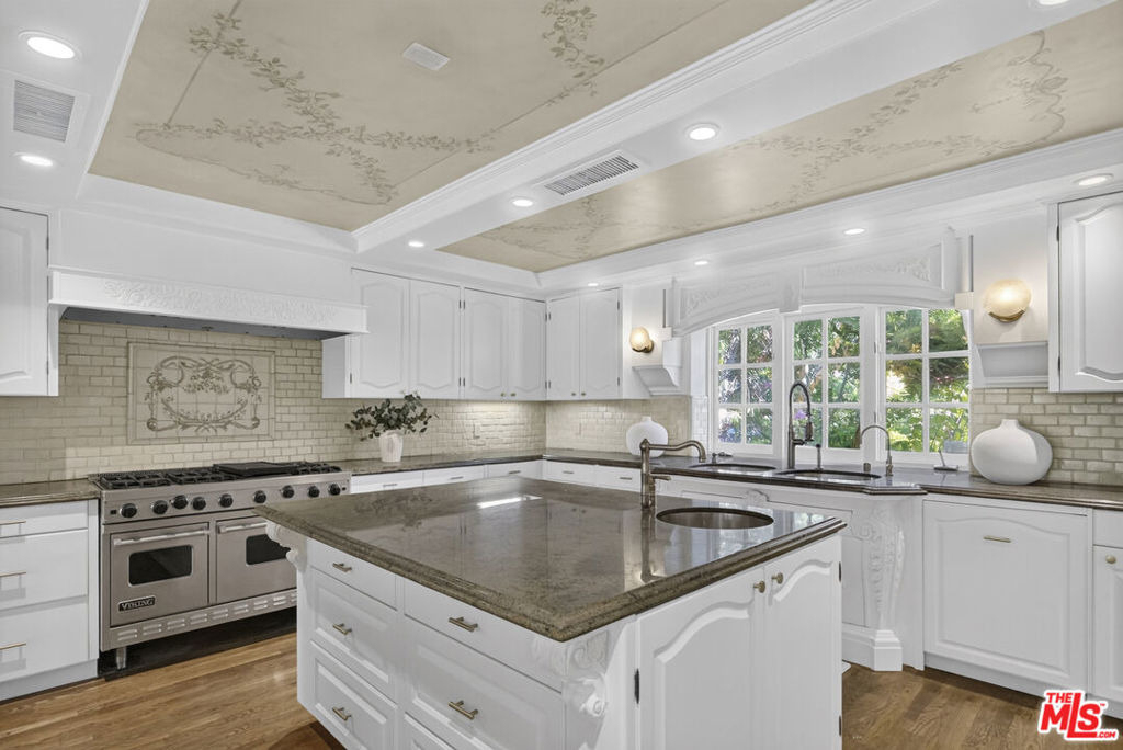 821 N Whittier Drive - Photo 8