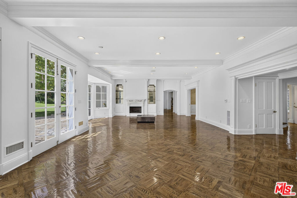 821 N Whittier Drive - Photo 4