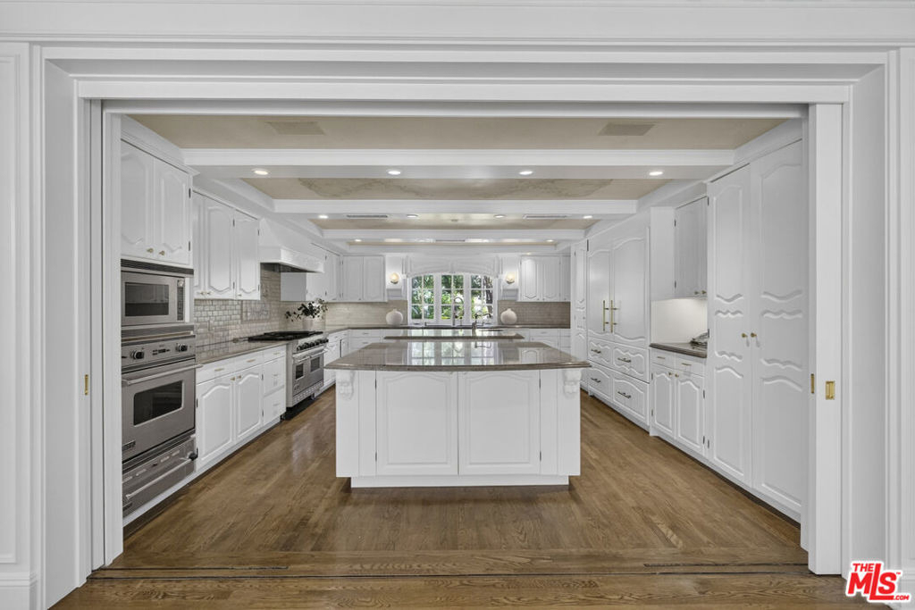 821 N Whittier Drive - Photo 7