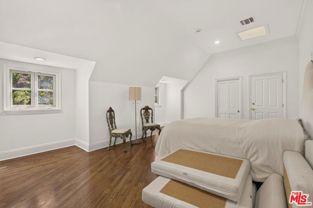 821 N Whittier Drive - Photo 41