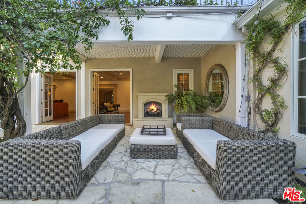 821 N Whittier Drive - Photo 5