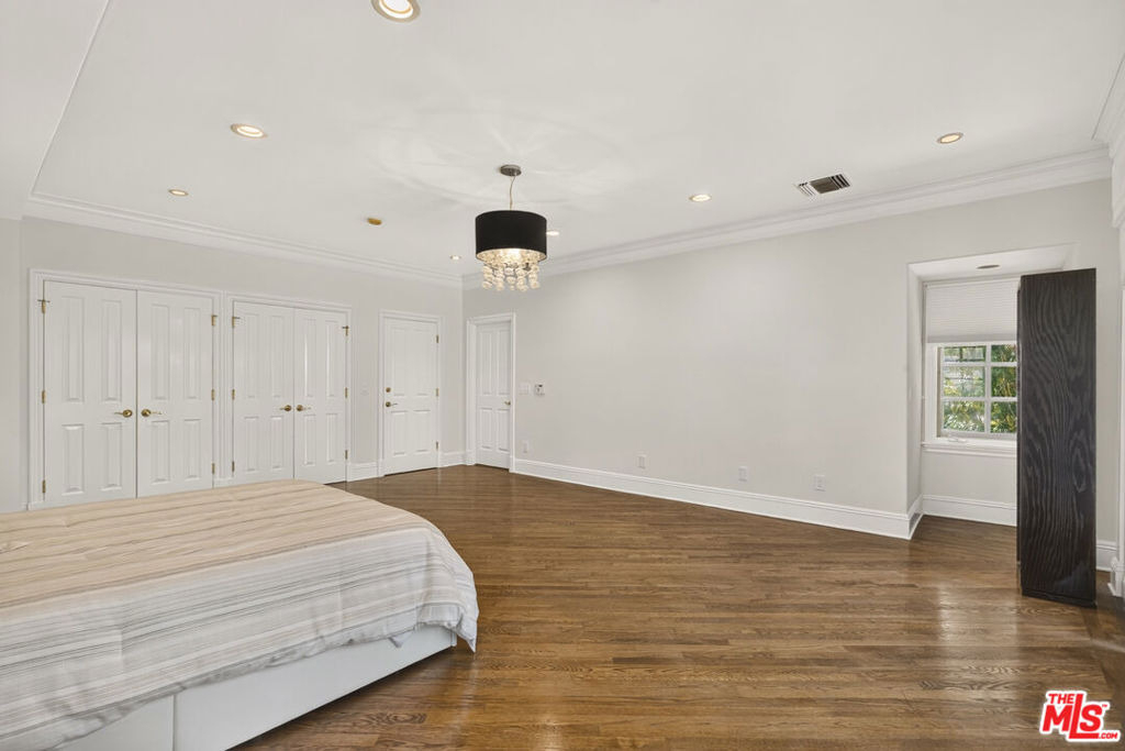 821 N Whittier Drive - Photo 35