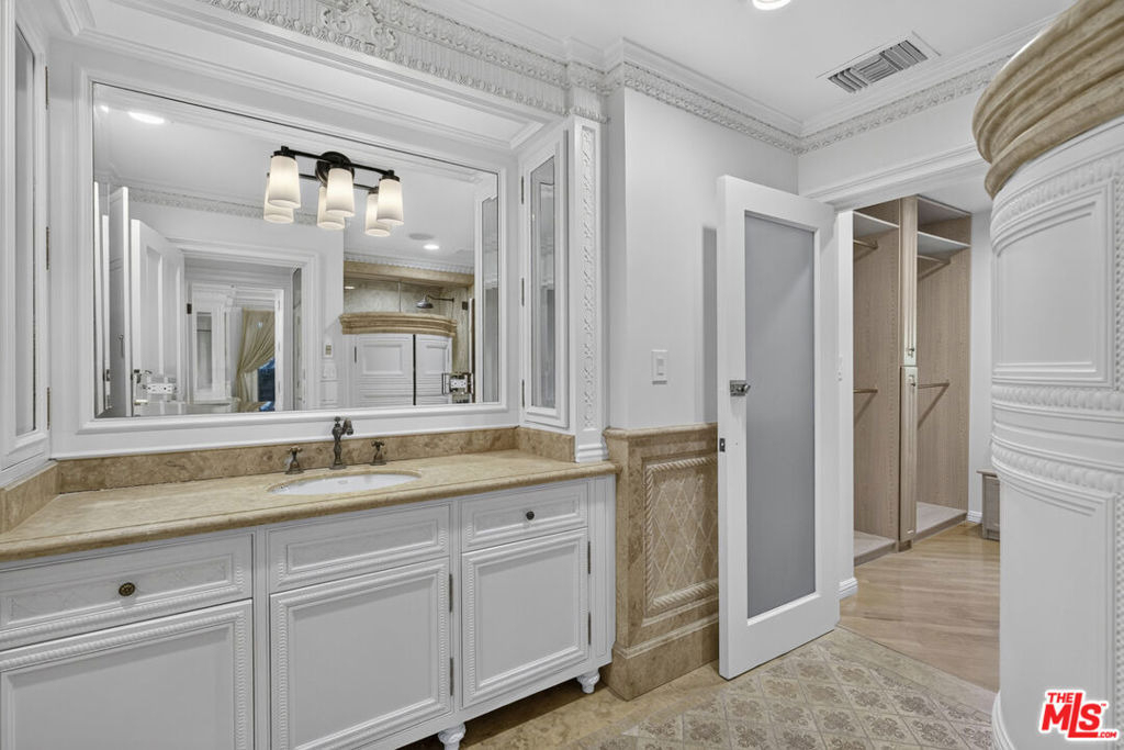 821 N Whittier Drive - Photo 30