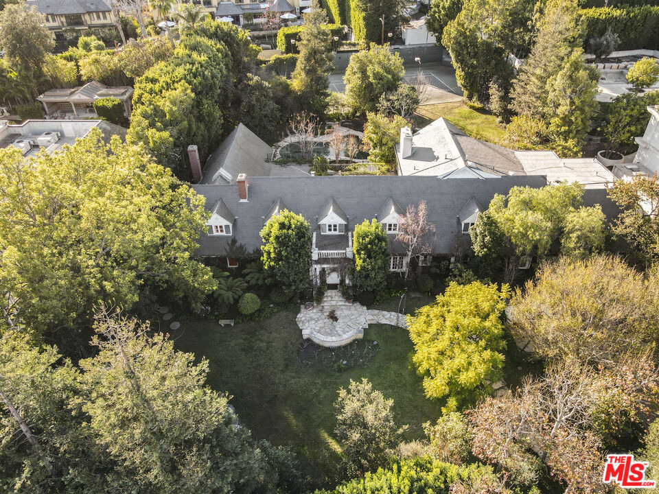 821 N Whittier Drive - Photo 45