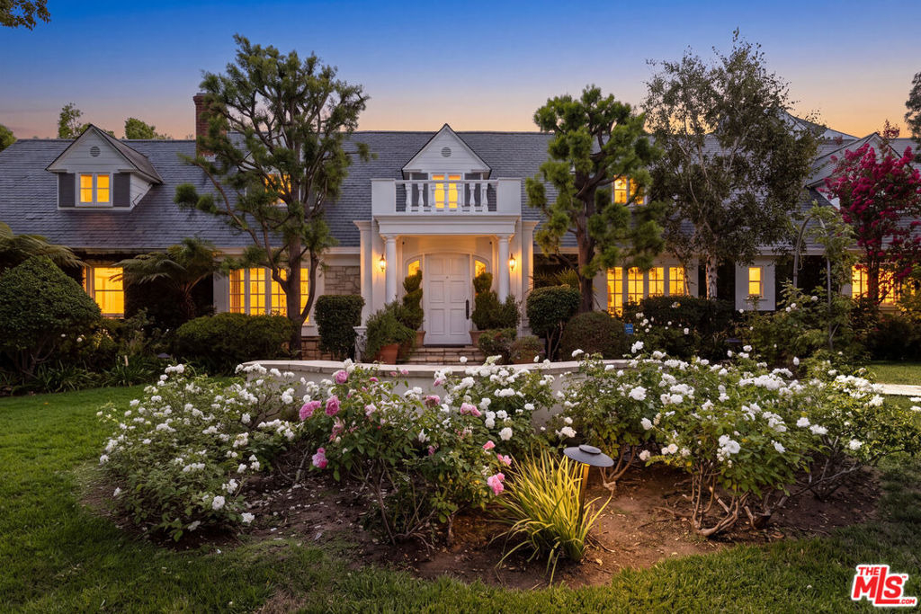 821 N Whittier Drive - Photo 47