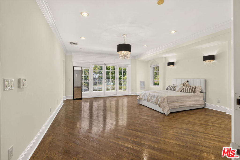 821 N Whittier Drive - Photo 34