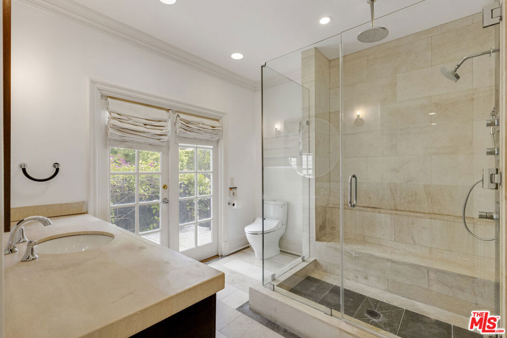 821 N Whittier Drive - Photo 39