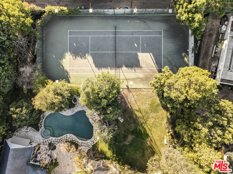 821 N Whittier Drive - Photo 40