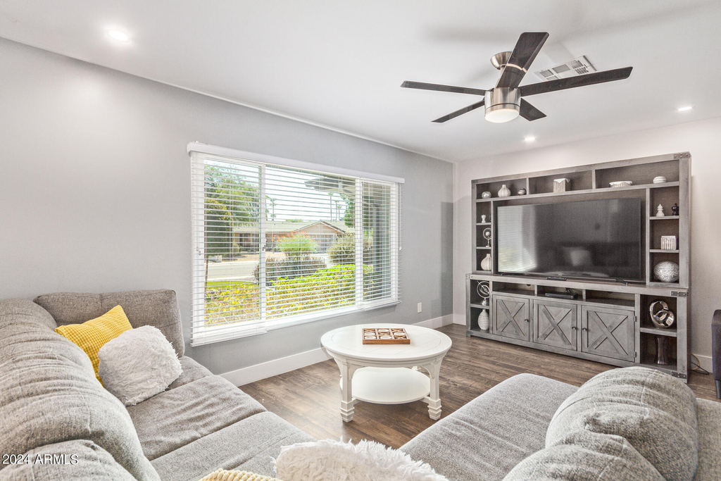 8742 E Weldon Avenue - Photo 17