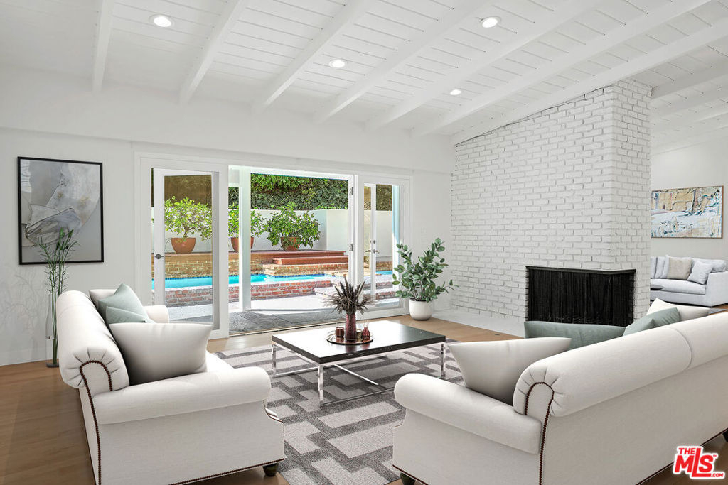 1919 San Ysidro Drive - Photo 2