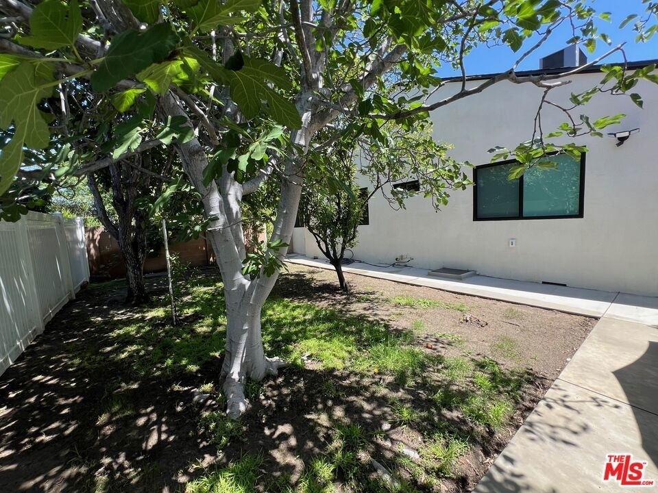 13338 Magnolia Boulevard - Photo 52