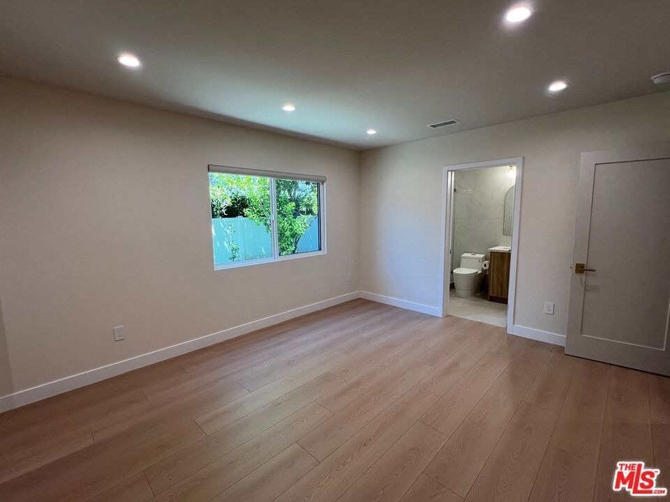 13338 Magnolia Boulevard - Photo 42