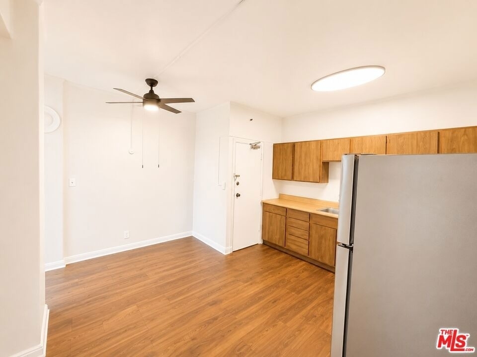 634 S Gramercy Place - Photo 2