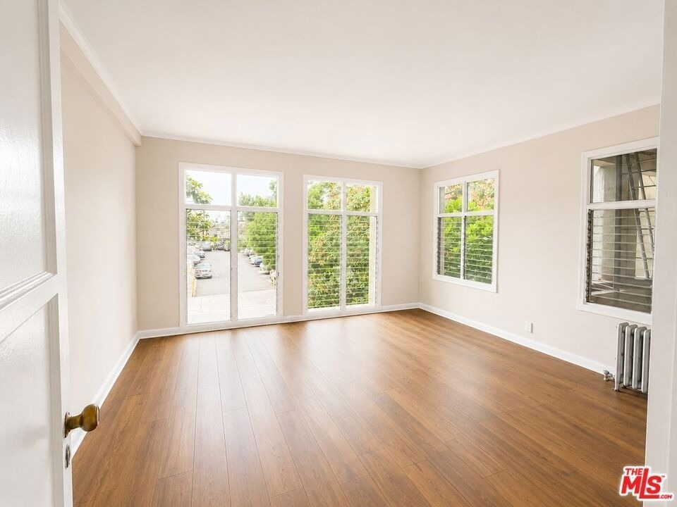 634 S Gramercy Place - Photo 5