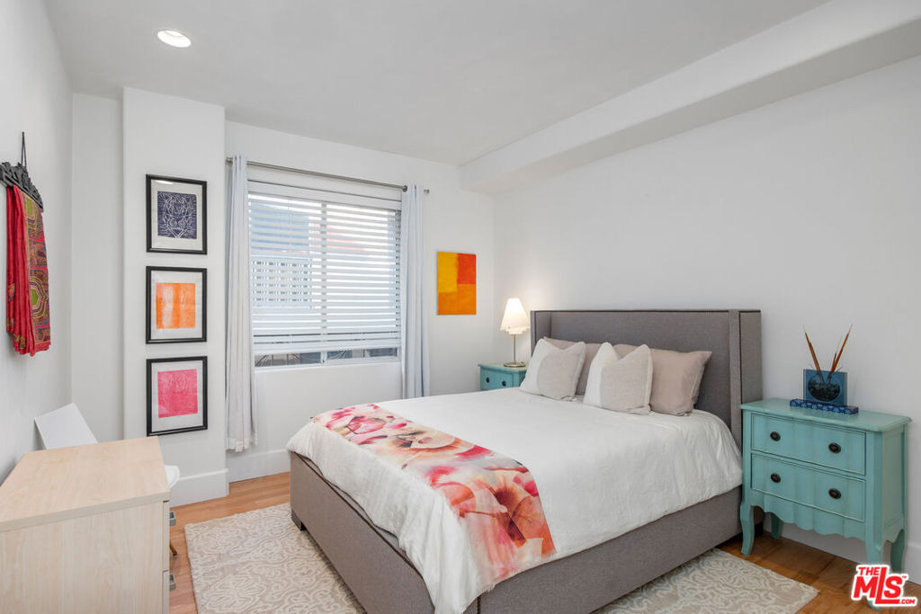 11723 Goshen Avenue - Photo 9