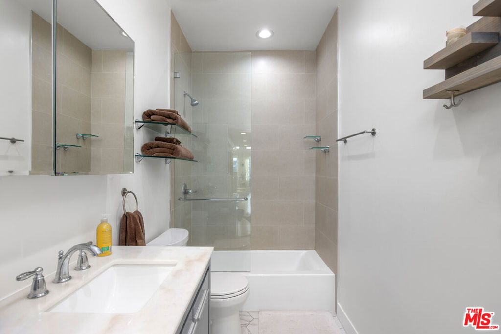 11723 Goshen Avenue - Photo 10