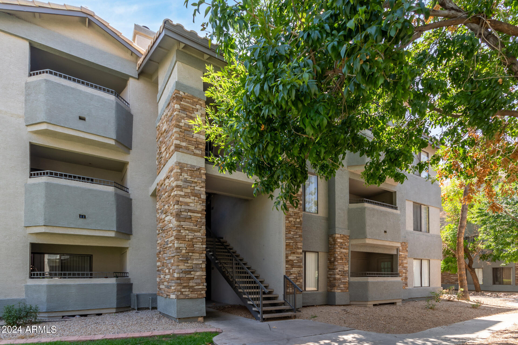 2025 E Campbell Avenue - Photo 30