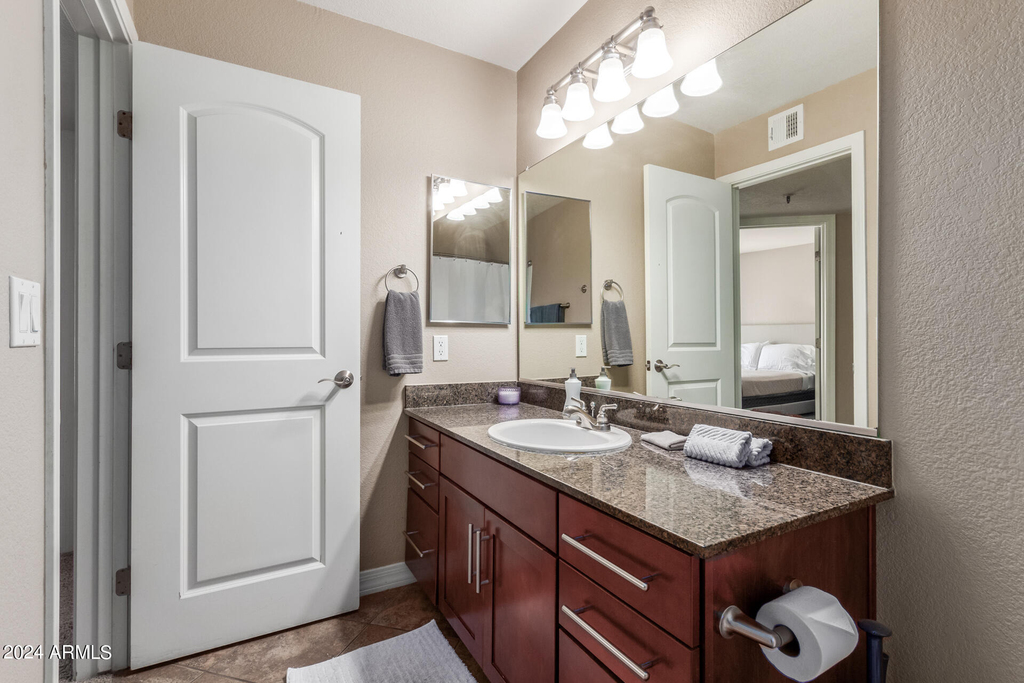 2025 E Campbell Avenue - Photo 16